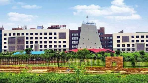 आबकारी विभाग में बड़ा फेरबदल : रायपुर समेत कई जिलों के 30 आबकारी अधिकारी बदले गए, आदेश जारी