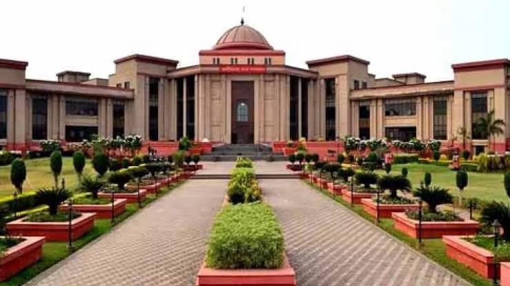 हाई कोर्ट का बड़ा फैसला : प्रोपराइटर की मौत के बाद कानूनी वारिसों से नहीं वसूला जा सकता पुराना सर्विस टैक्स